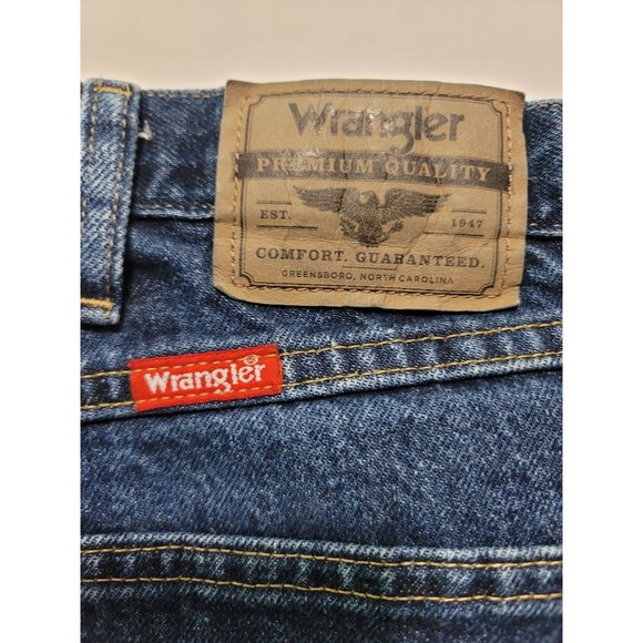 Wrangler Premium Quality, Regular Fit, Mens 42 x 30. - Picture 3 of 9